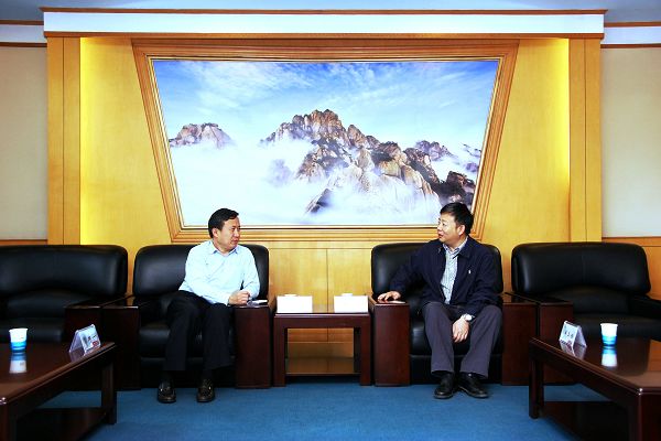 新葡萄88805官网与中国地质调查局南京地质调查中心对接会在新葡萄官网举行