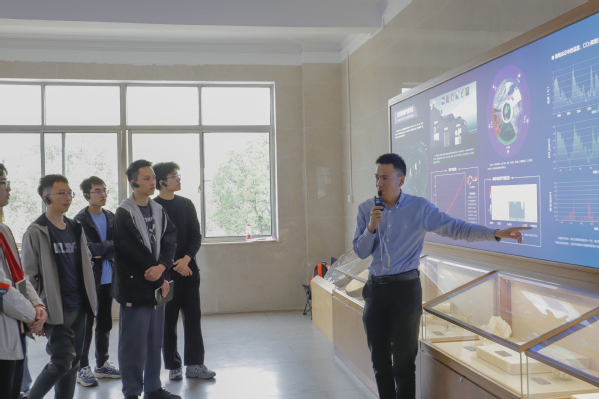 新葡萄88805官网开展 “行走的思政课——走进新葡萄88805官网地质博物馆”第二期主题活动